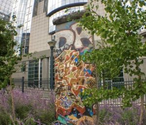 Fragment du mur de Berlin à Bruxelles dans le parc leopold